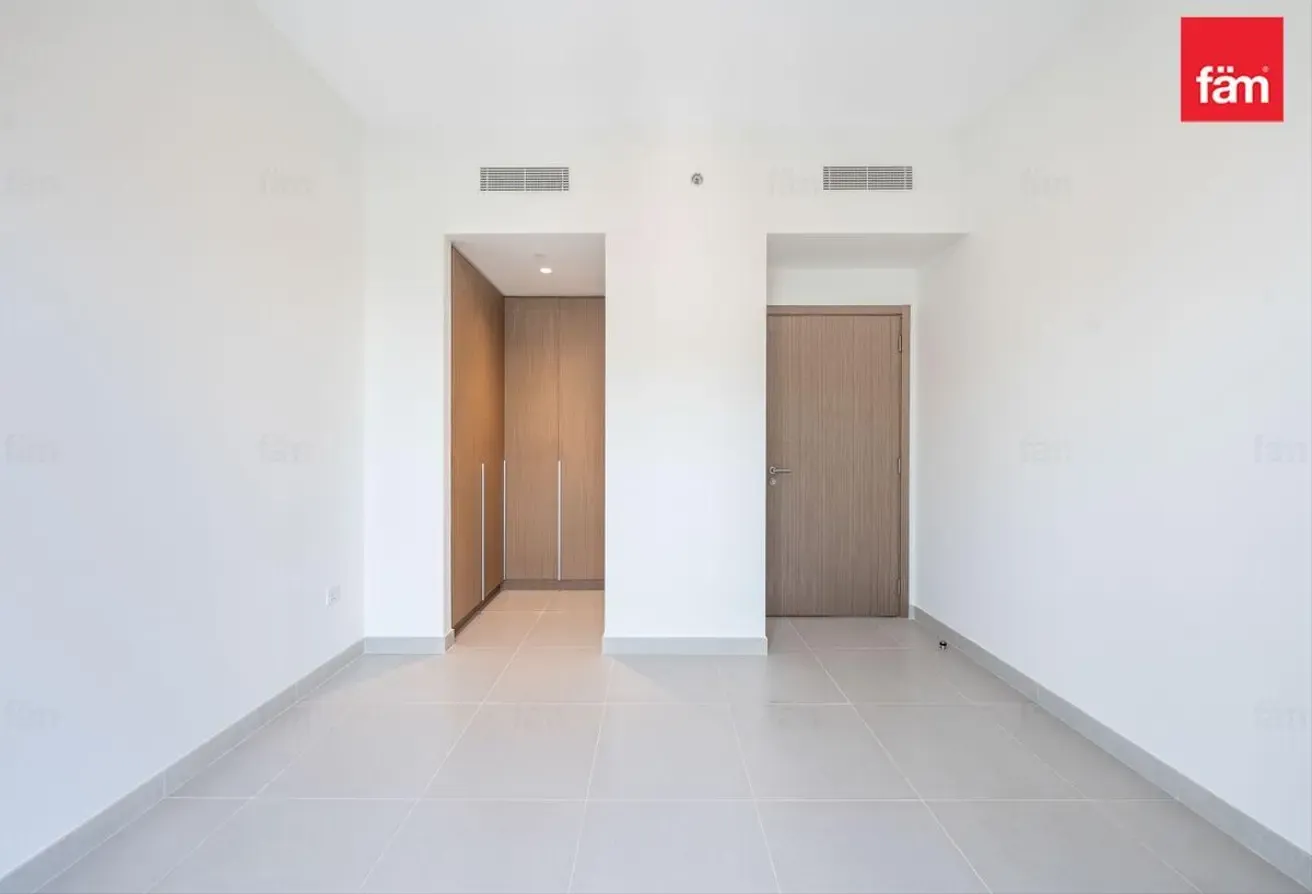Modern Layout | Bright Unit | High Floor