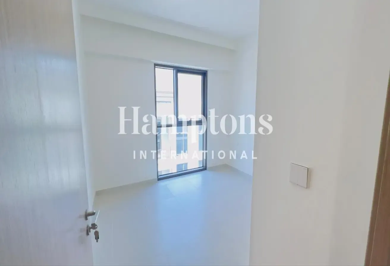 Brand New | High Floor | Vacant | Lagoon Access