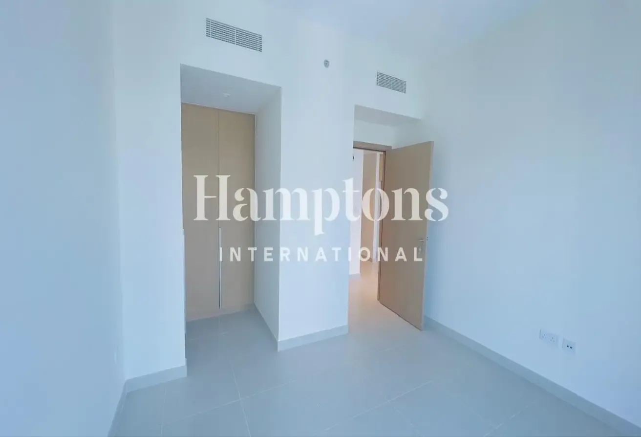 Brand New | High Floor | Vacant | Lagoon Access