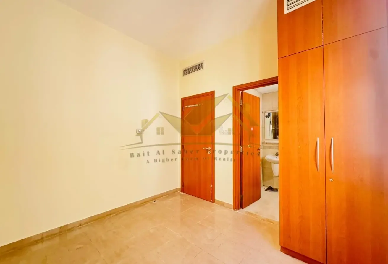 1 BR Apartment in Bur Dubai with Covered Parking