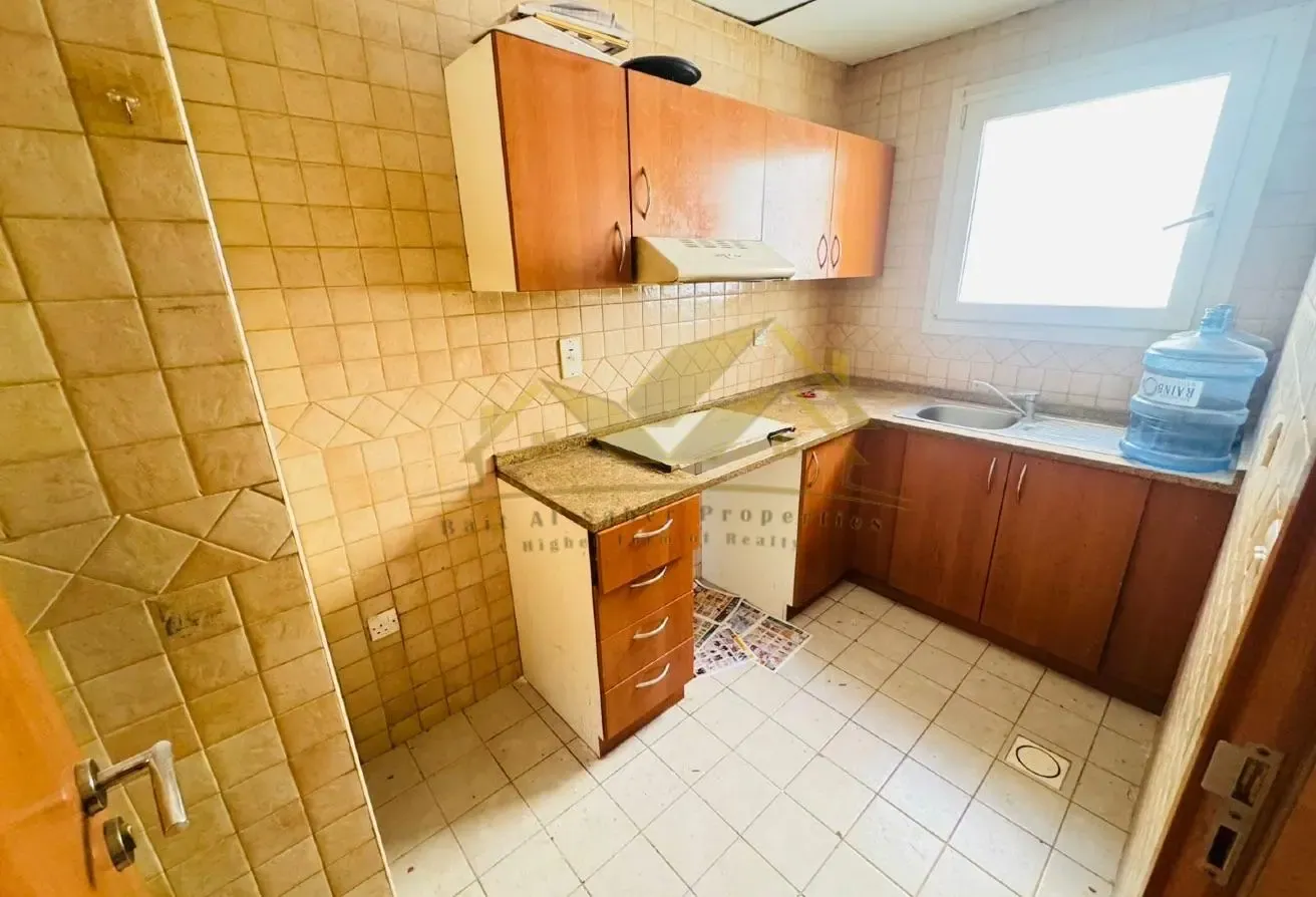 1 BR Apartment in Bur Dubai with Covered Parking