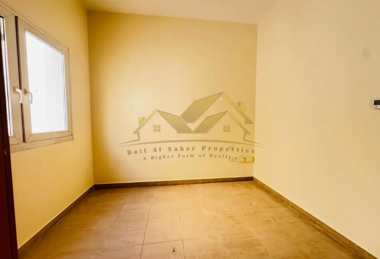 1 BR Apartment in Bur Dubai with Covered Parking