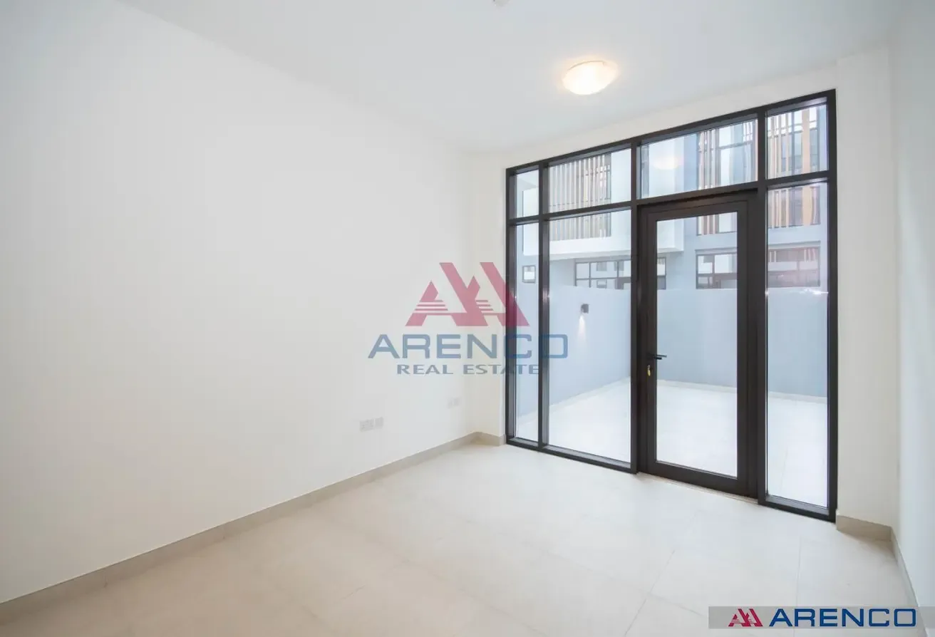 Modern 1BR | Rooftop Pool & Gym | No Commission