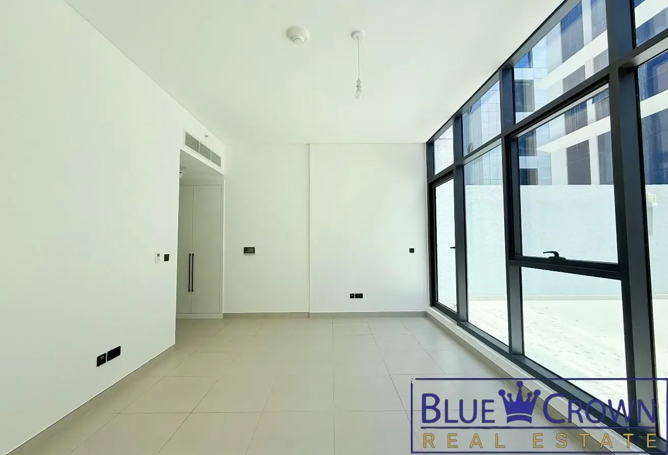Chiller Ac free 1 Minute Walk Burjman Metro statio