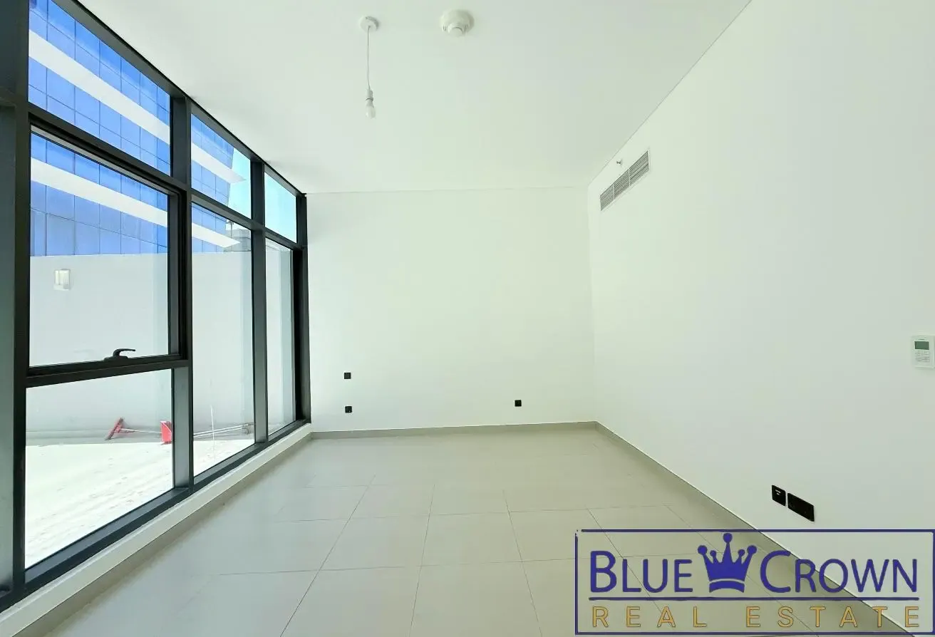 Chiller Ac free 1 Minute Walk Burjman Metro statio