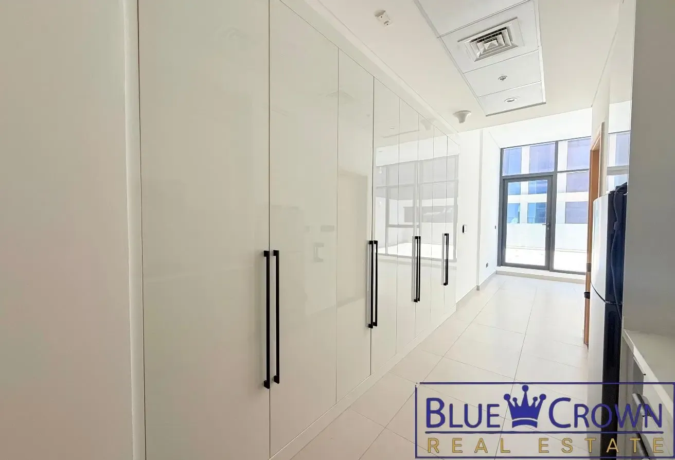 Chiller Ac free 1 Minute Walk Burjman Metro statio