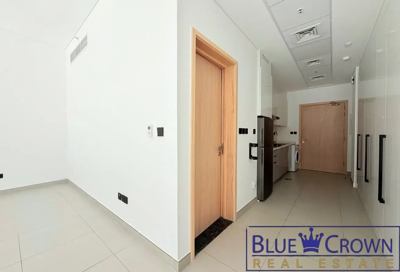 Chiller Ac free 1 Minute Walk Burjman Metro statio