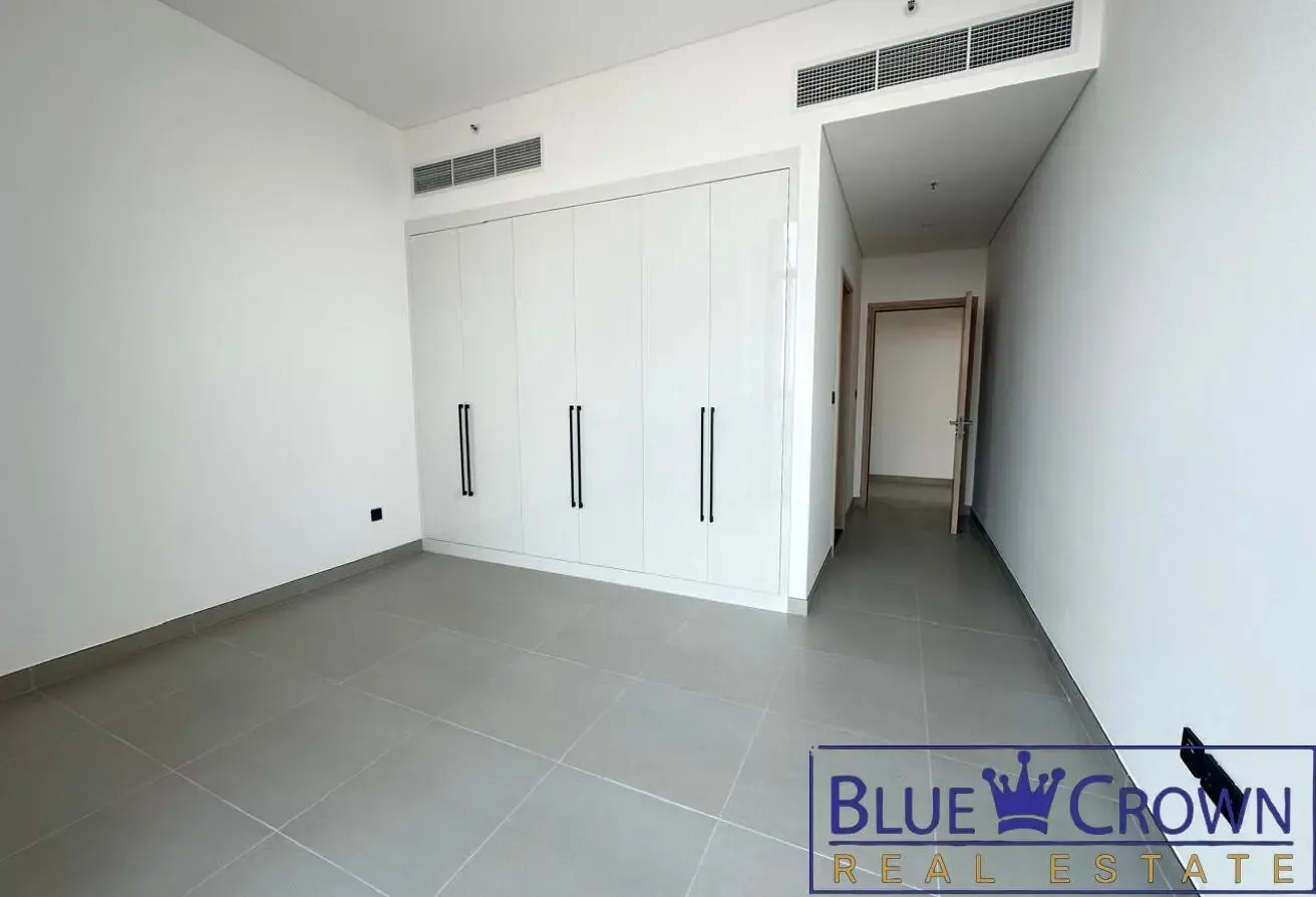 Hot location 1 Minute Walk BURJMAN Metro Prime Loc
