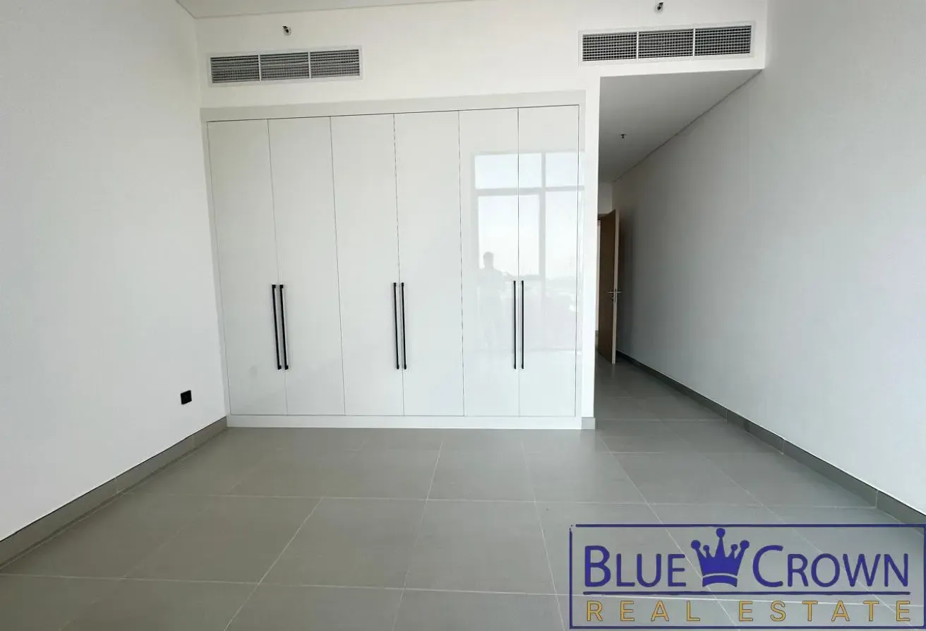 Hot location 1 Minute Walk BURJMAN Metro Prime Loc