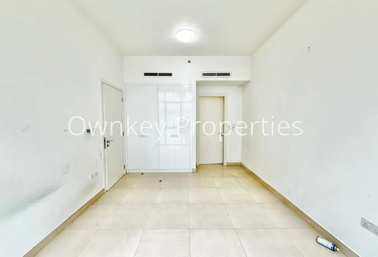 Chiller ac Free | For Family | Close to Burjman