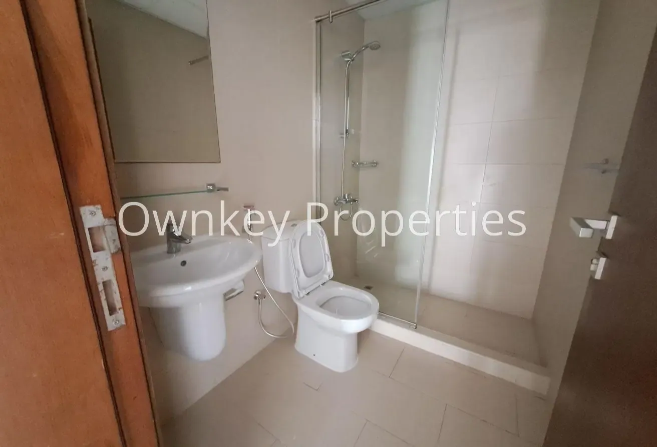 Specious/2 Bedroom Hall/With Balcony/Close To Metr