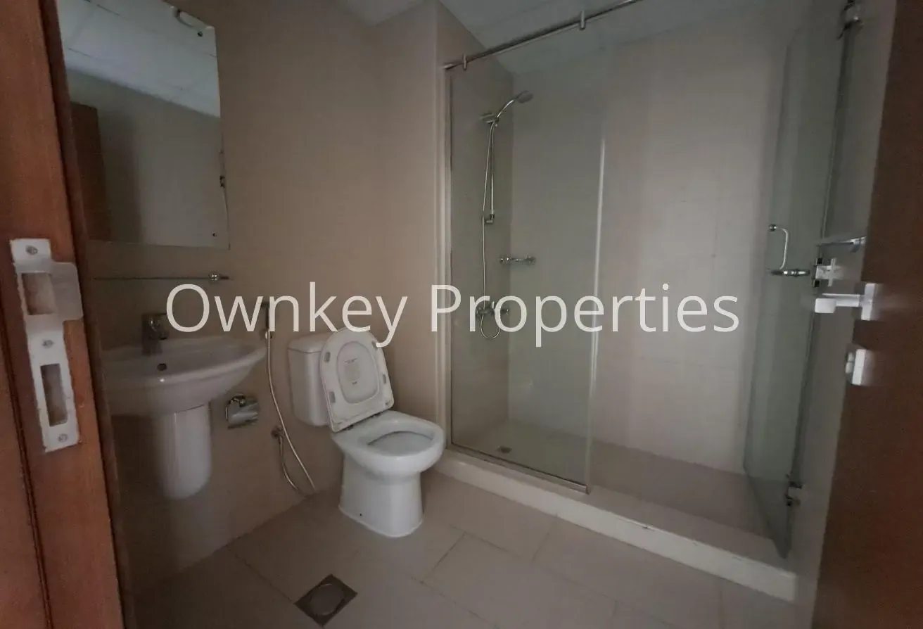 Specious/2 Bedroom Hall/With Balcony/Close To Metr