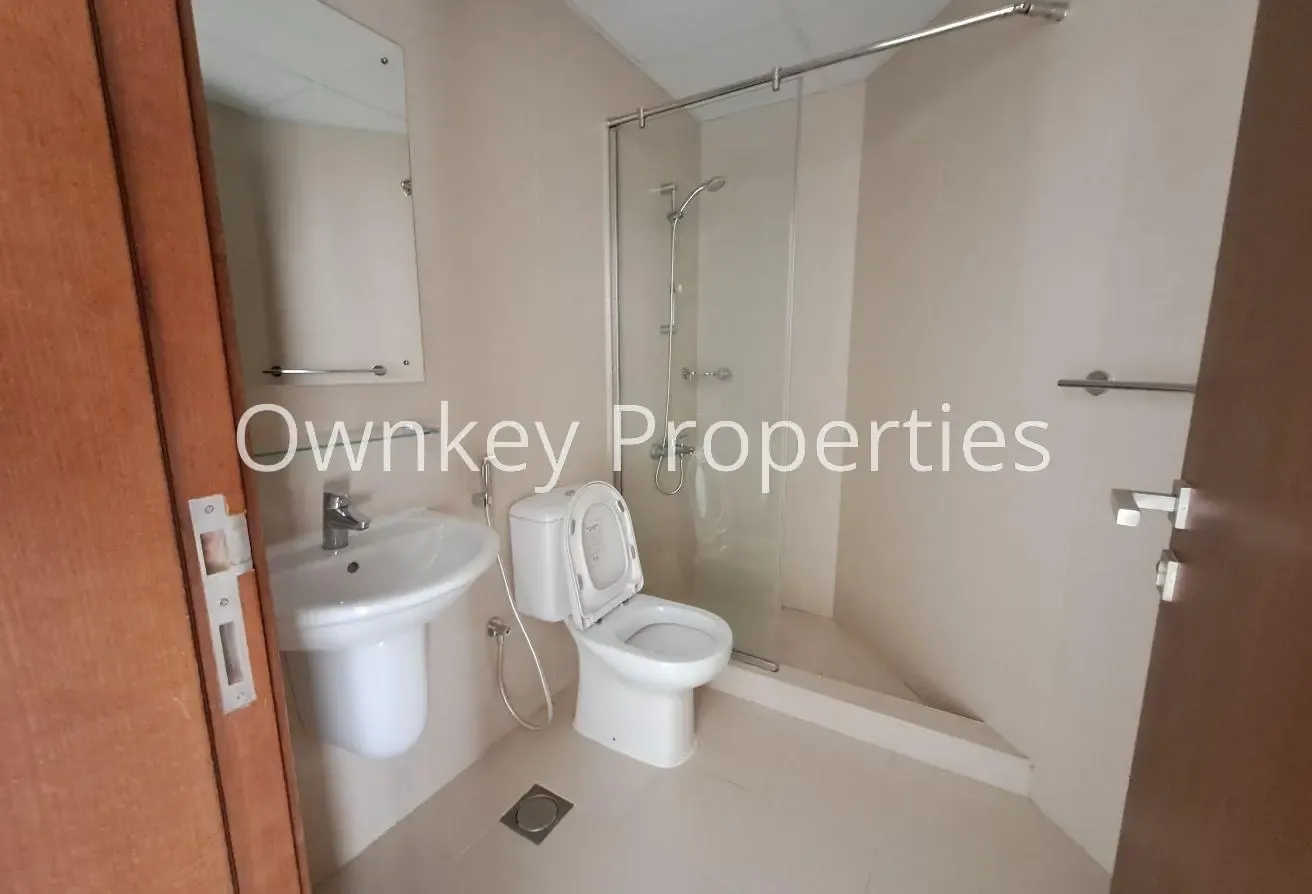 Specious/2 Bedroom Hall/With Balcony/Close To Metr