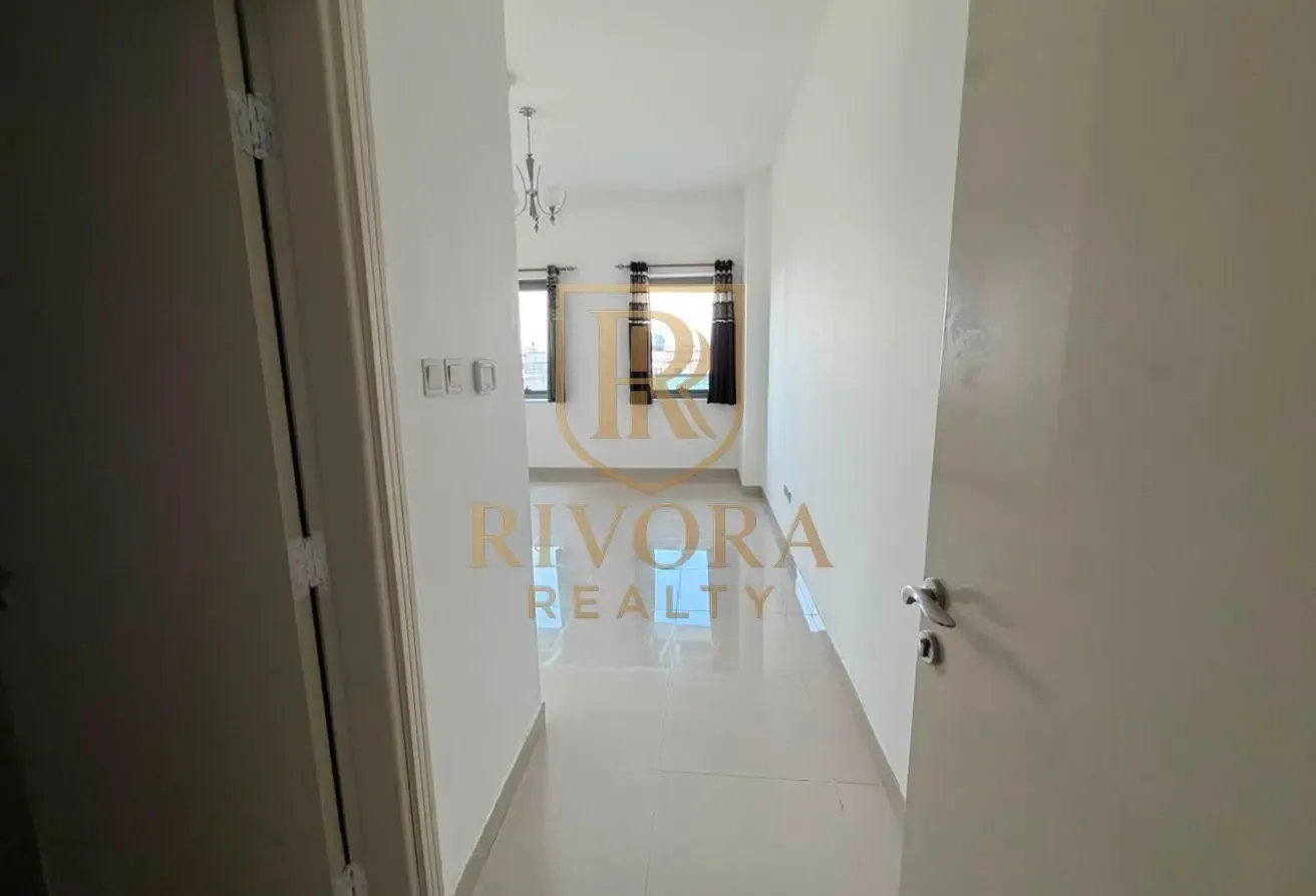 1 BHK I CHILLER FREE I BIG BALCONY