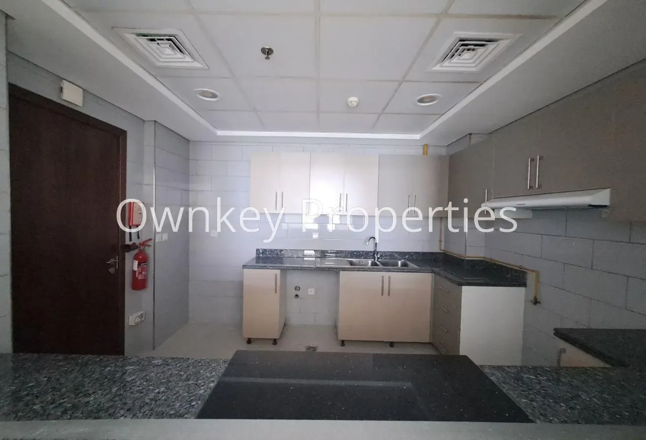 2 Bedroom Hall/With Balcony Close To Burjman