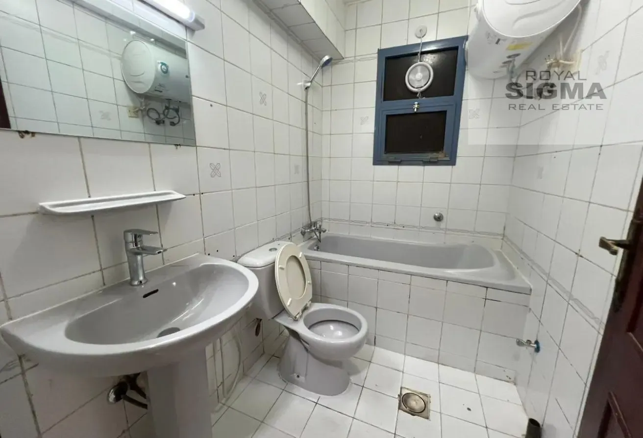 Studio Apartment in Bur Dubai with Concierge