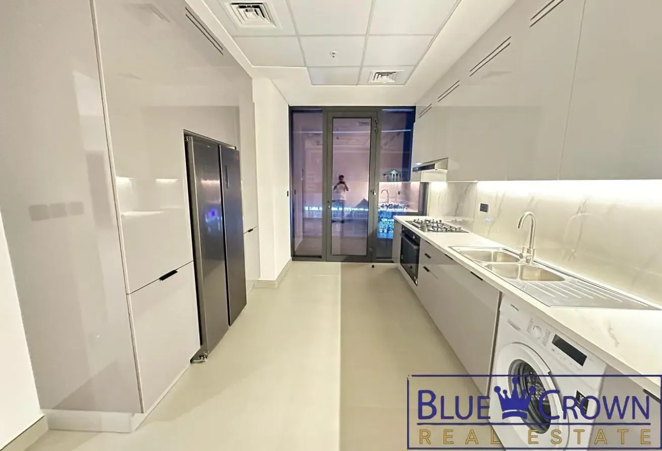 CHILLER FREE | NEAR BURJMAN METRO || HUGE SIZE