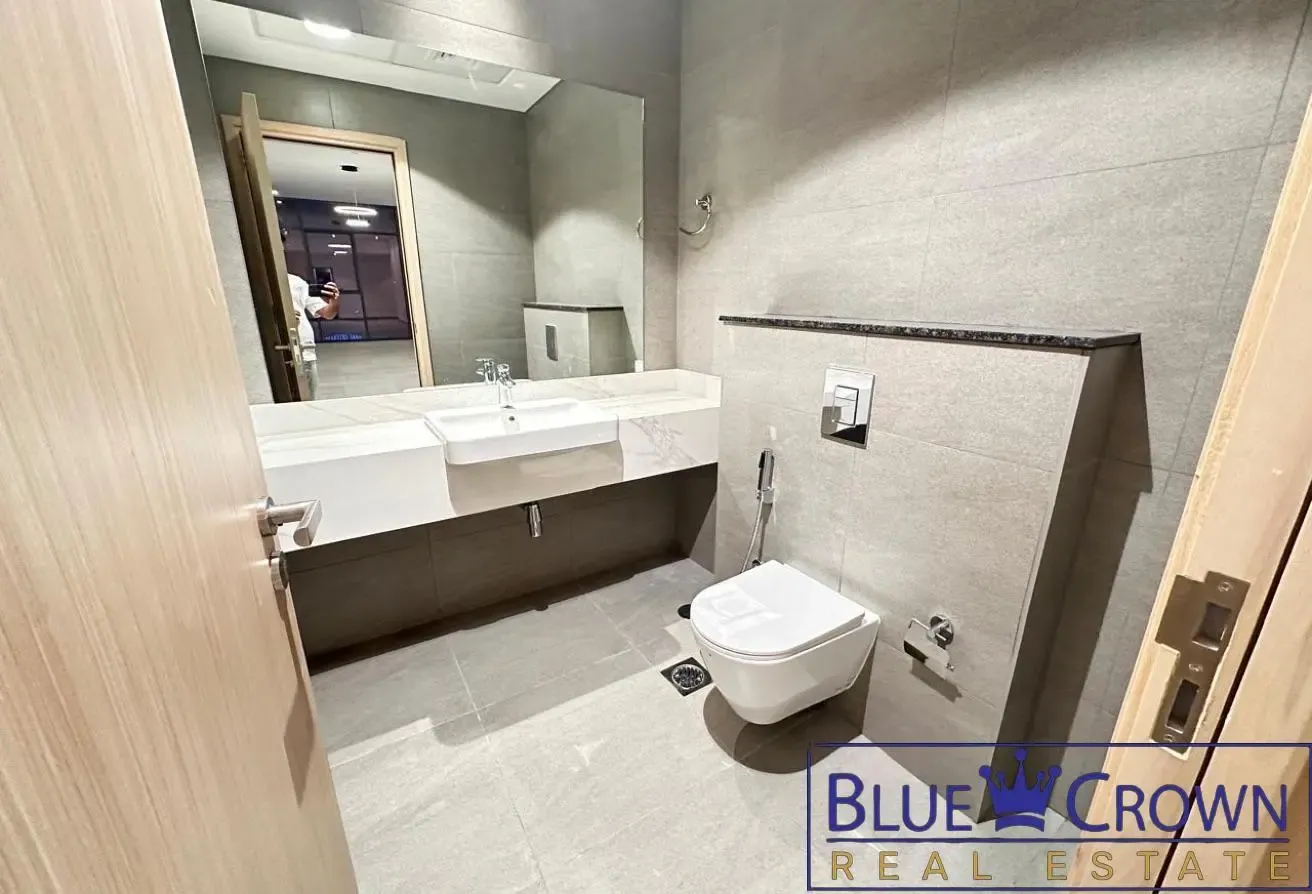 CHILLER FREE | NEAR BURJMAN METRO || HUGE SIZE
