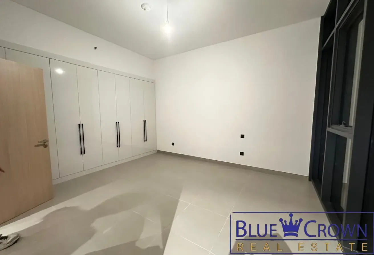 CHILLER FREE | NEAR BURJMAN METRO || HUGE SIZE