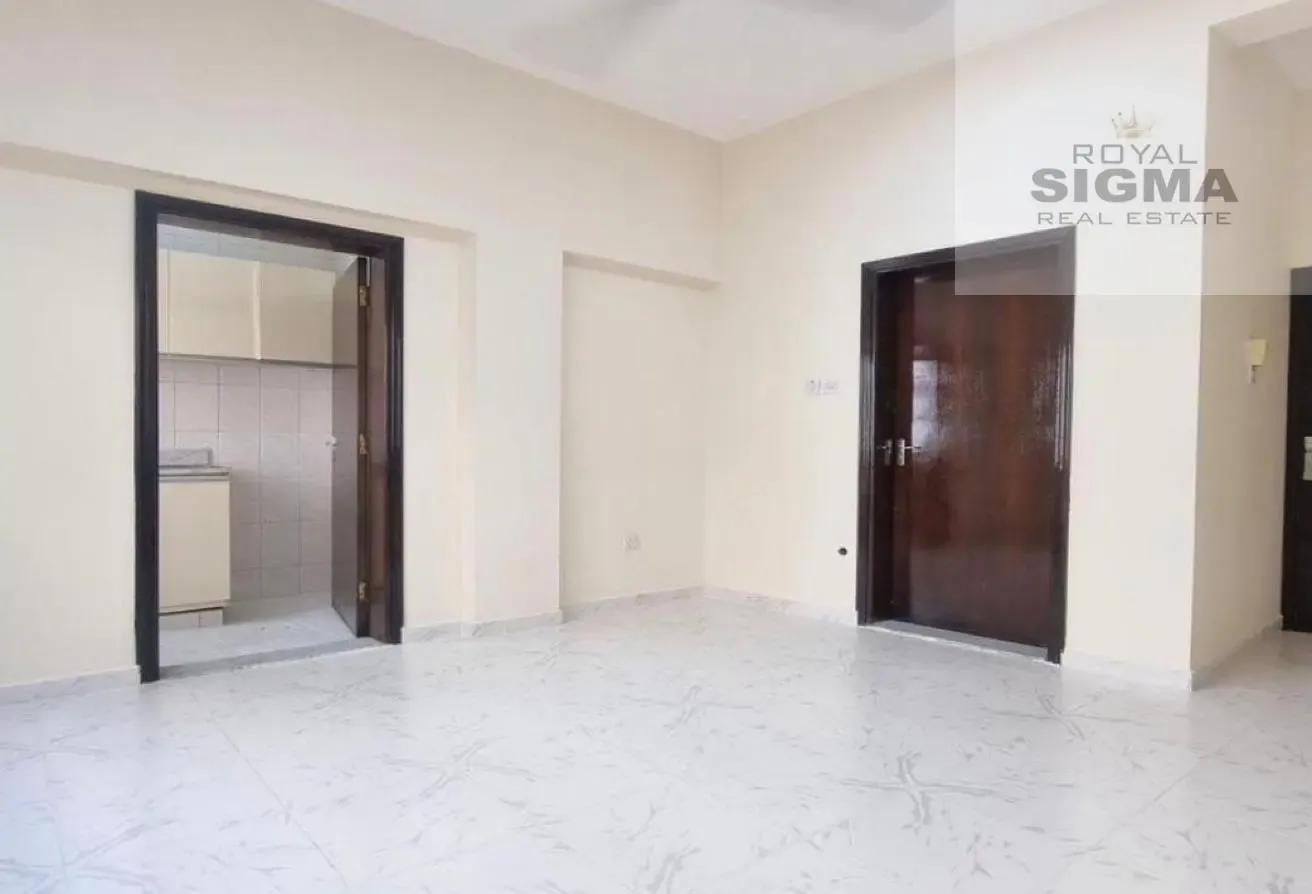 Studio Apartment in Bur Dubai with Landmark View