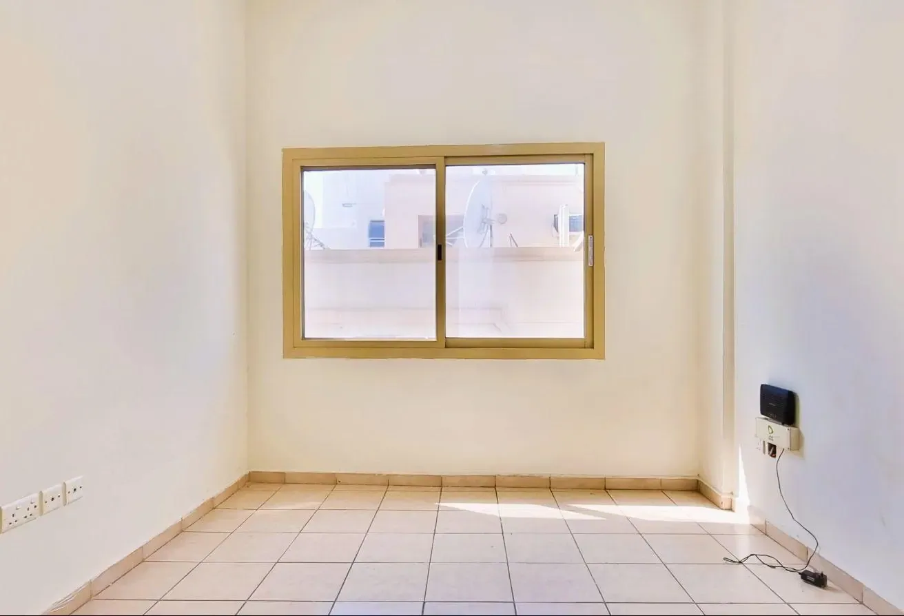 CENTRAL AC 1BHK-NEAR METRO-SHARAF DG