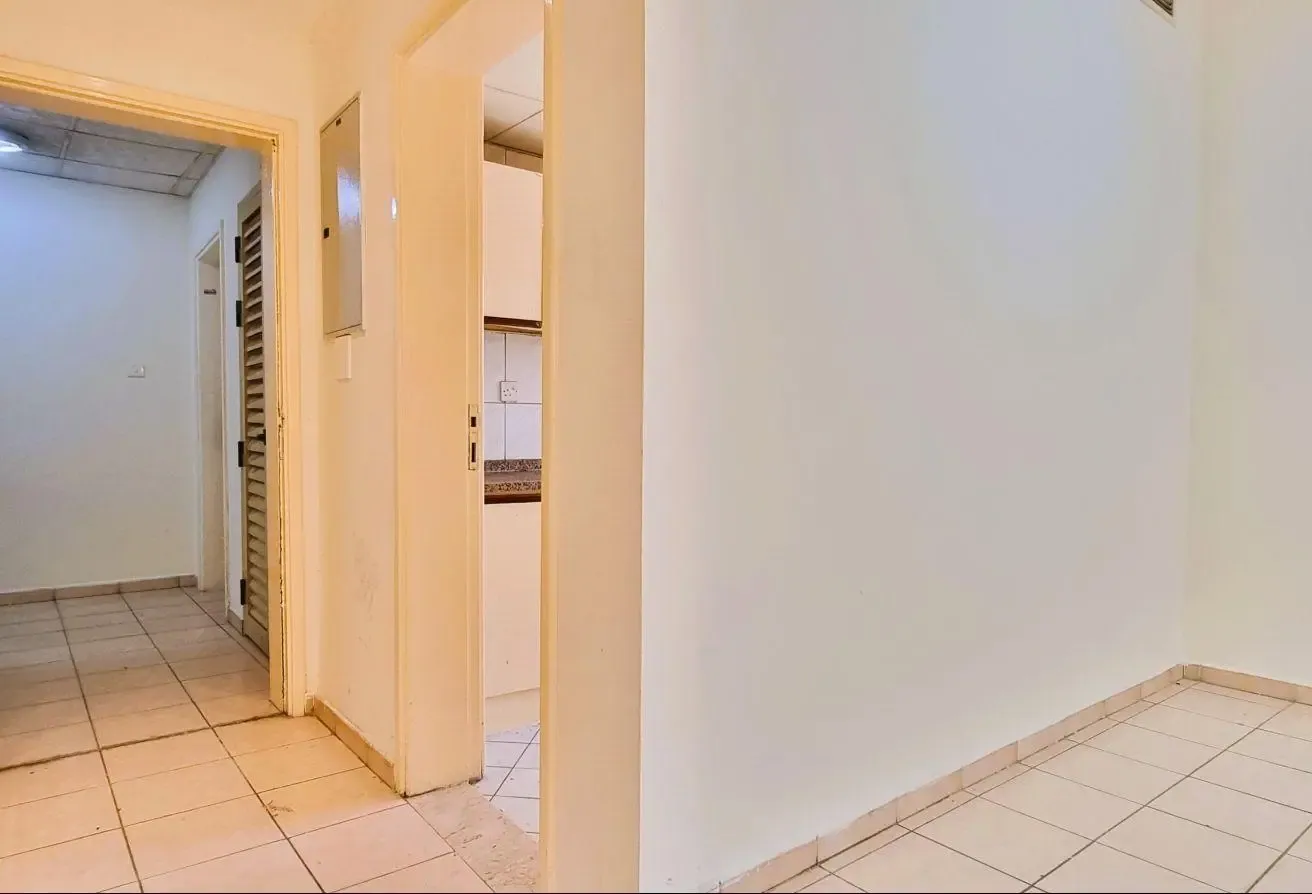 CENTRAL AC 1BHK-NEAR METRO-SHARAF DG