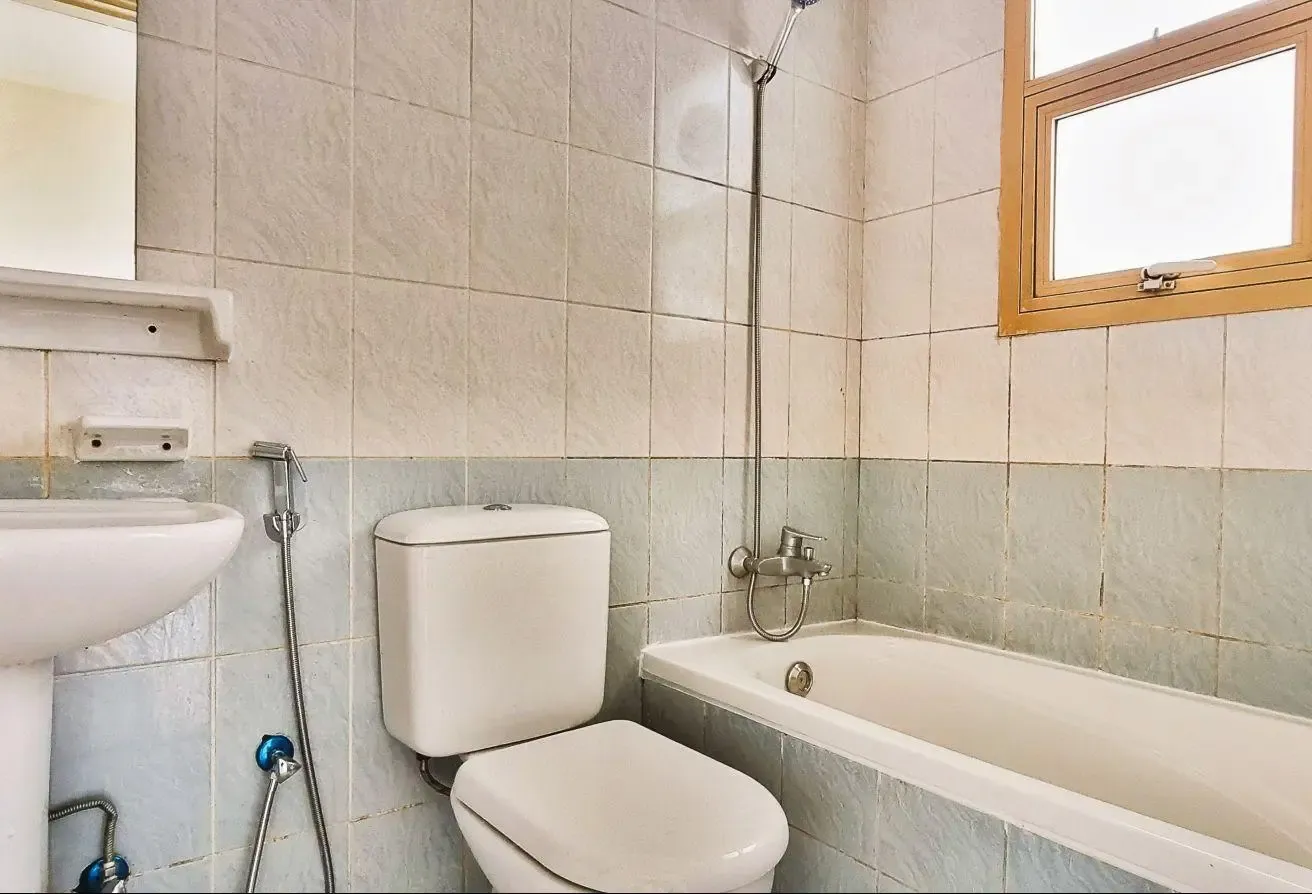 CENTRAL AC 1BHK-NEAR METRO-SHARAF DG