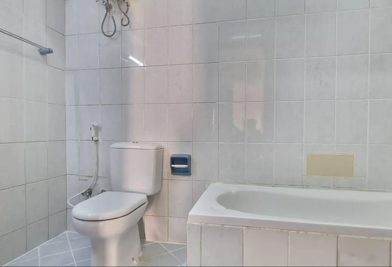 **2 Mins From Metro** 1 Bhk +Balcony- Sharaf DG
