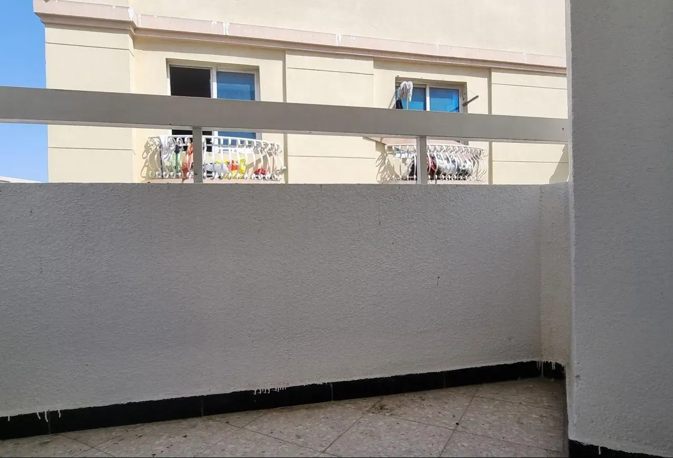 **2 Mins From Metro** 1 Bhk +Balcony- Sharaf DG