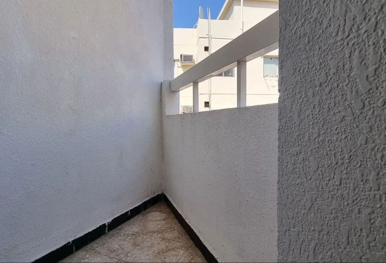 **2 Mins From Metro** 1 Bhk +Balcony- Sharaf DG