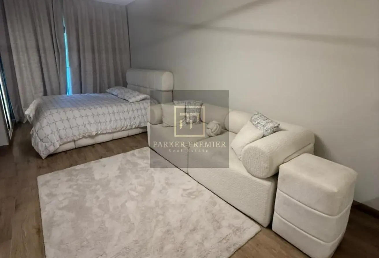 Cozy Furnished Studio | Low Floor | Balcony