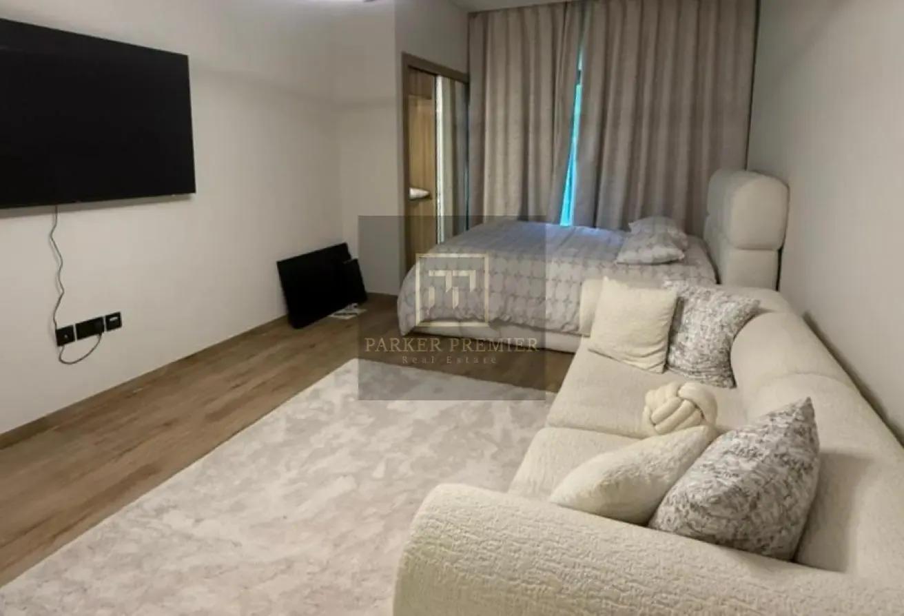 Cozy Furnished Studio | Low Floor | Balcony