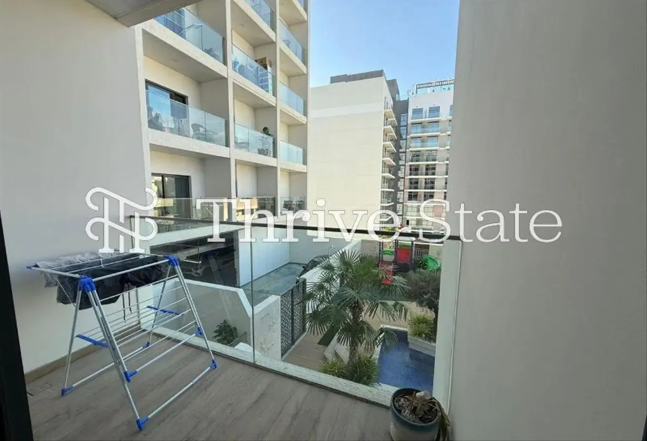 Fully Furnished | Ready to Move | 4 Cheques