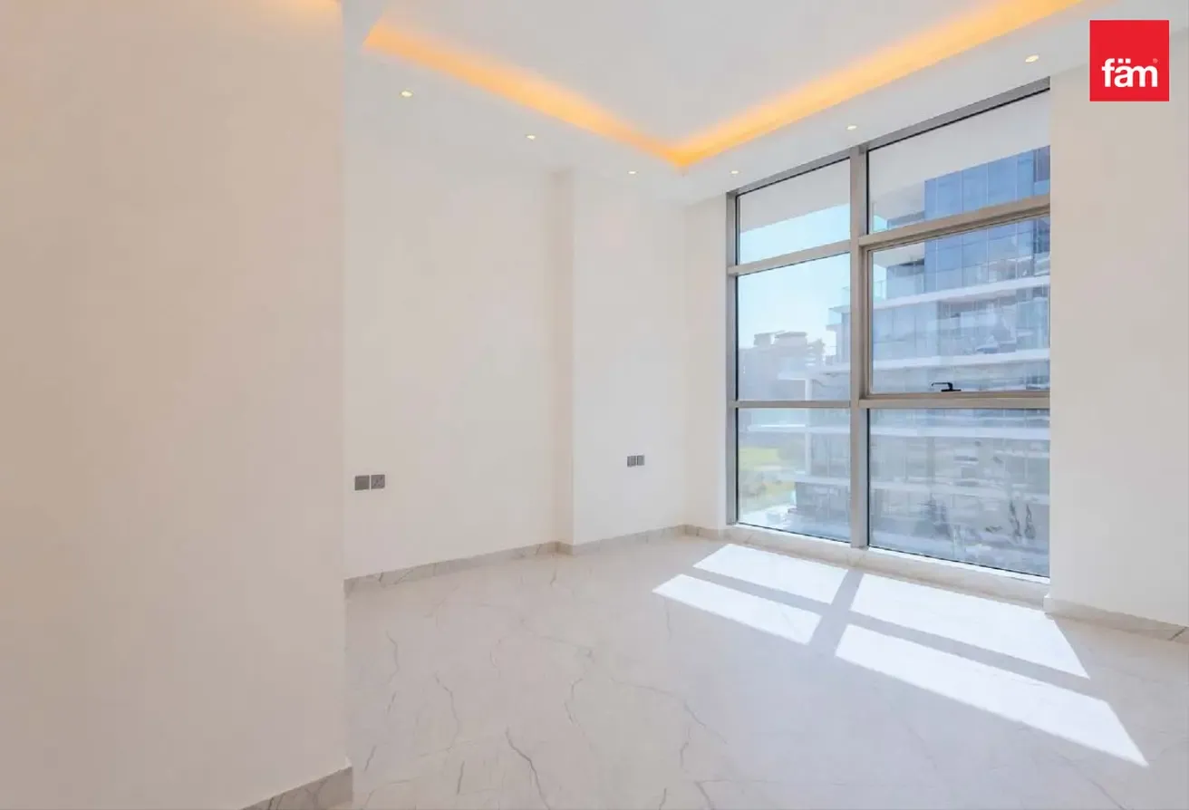 Pool Golf View | Spacious | Modern Bright Layout