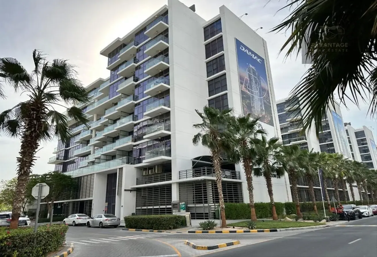Vacant Studio with Parking | Hot Deal