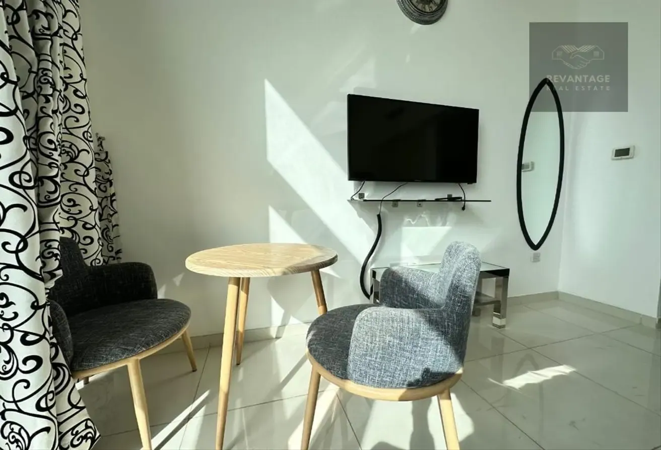 Vacant Studio with Parking | Hot Deal