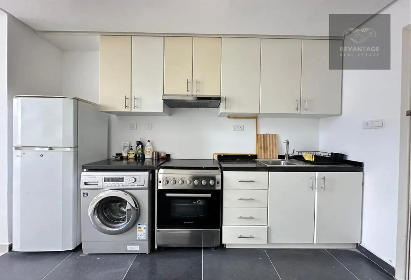 Vacant Studio with Parking | Hot Deal