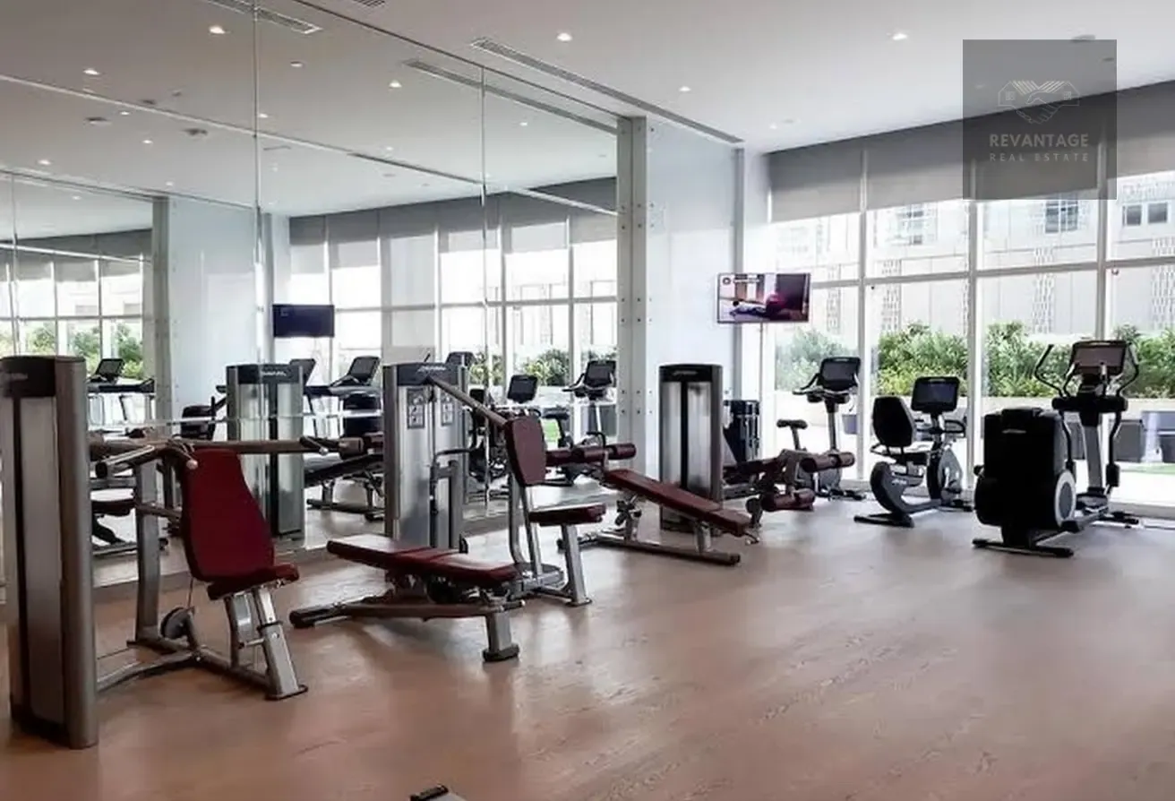 Vacant Studio with Parking | Hot Deal