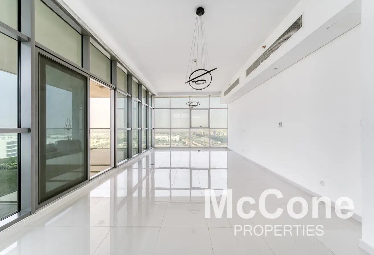 High Floor | Vacant Soon | Golf Course View