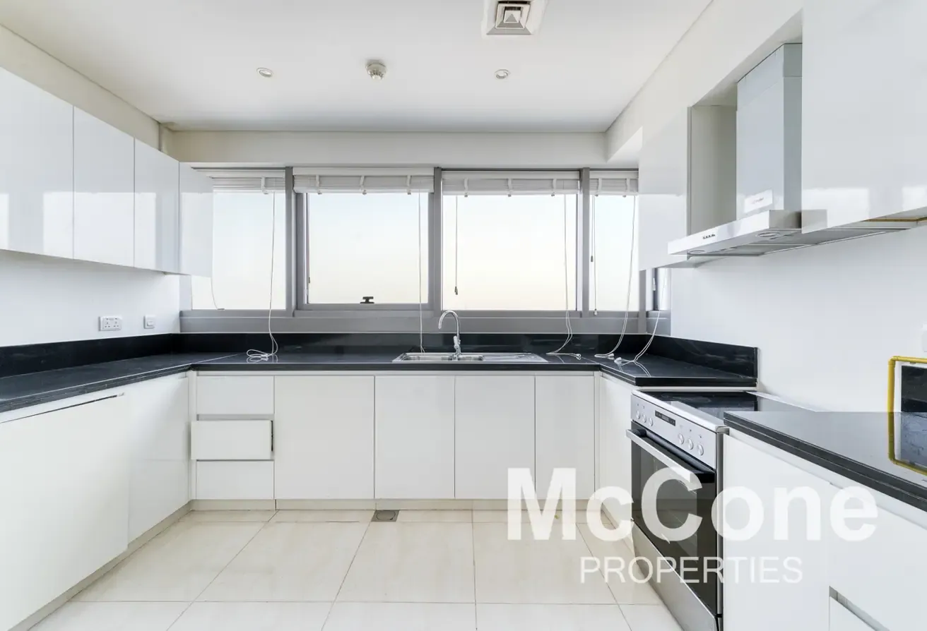 High Floor | Vacant Soon | Golf Course View