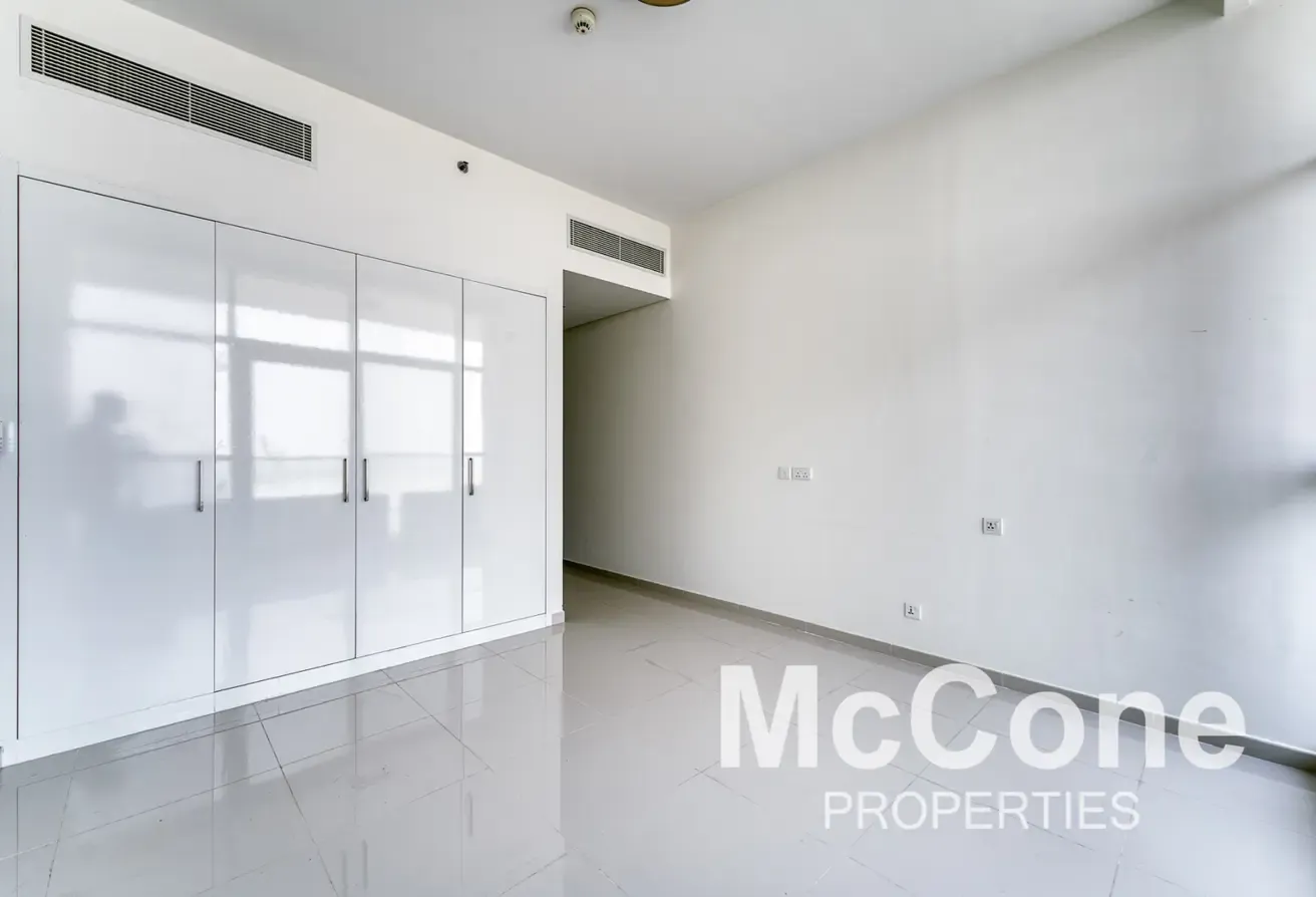 High Floor | Vacant Soon | Golf Course View