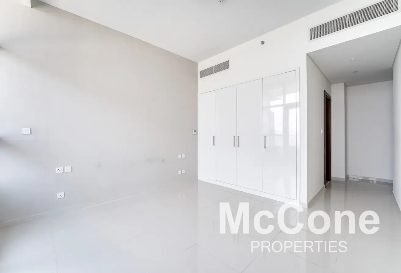 High Floor | Vacant Soon | Golf Course View