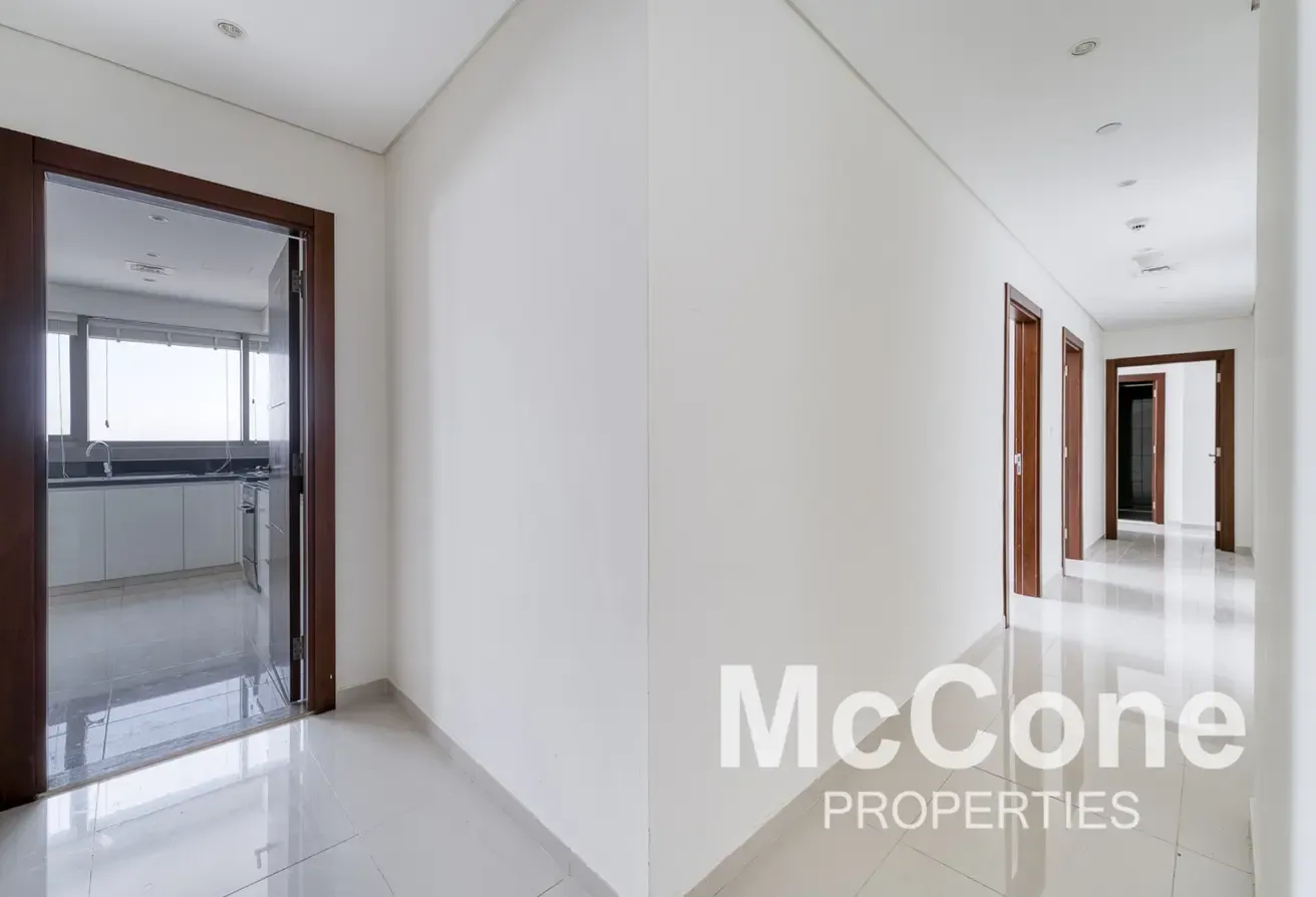 High Floor | Vacant Soon | Golf Course View
