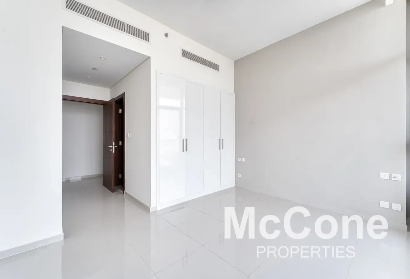 High Floor | Vacant Soon | Golf Course View
