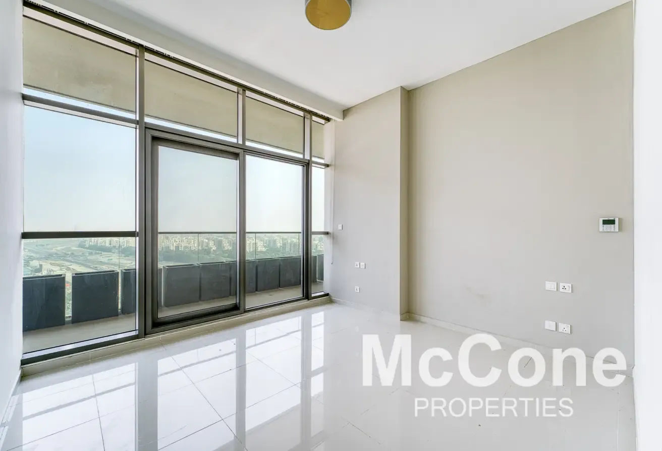 High Floor | Vacant Soon | Golf Course View