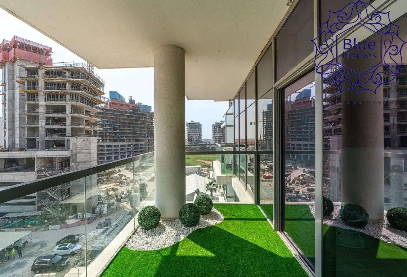 Fully Furnished and Upgraded Studio|Ready to move