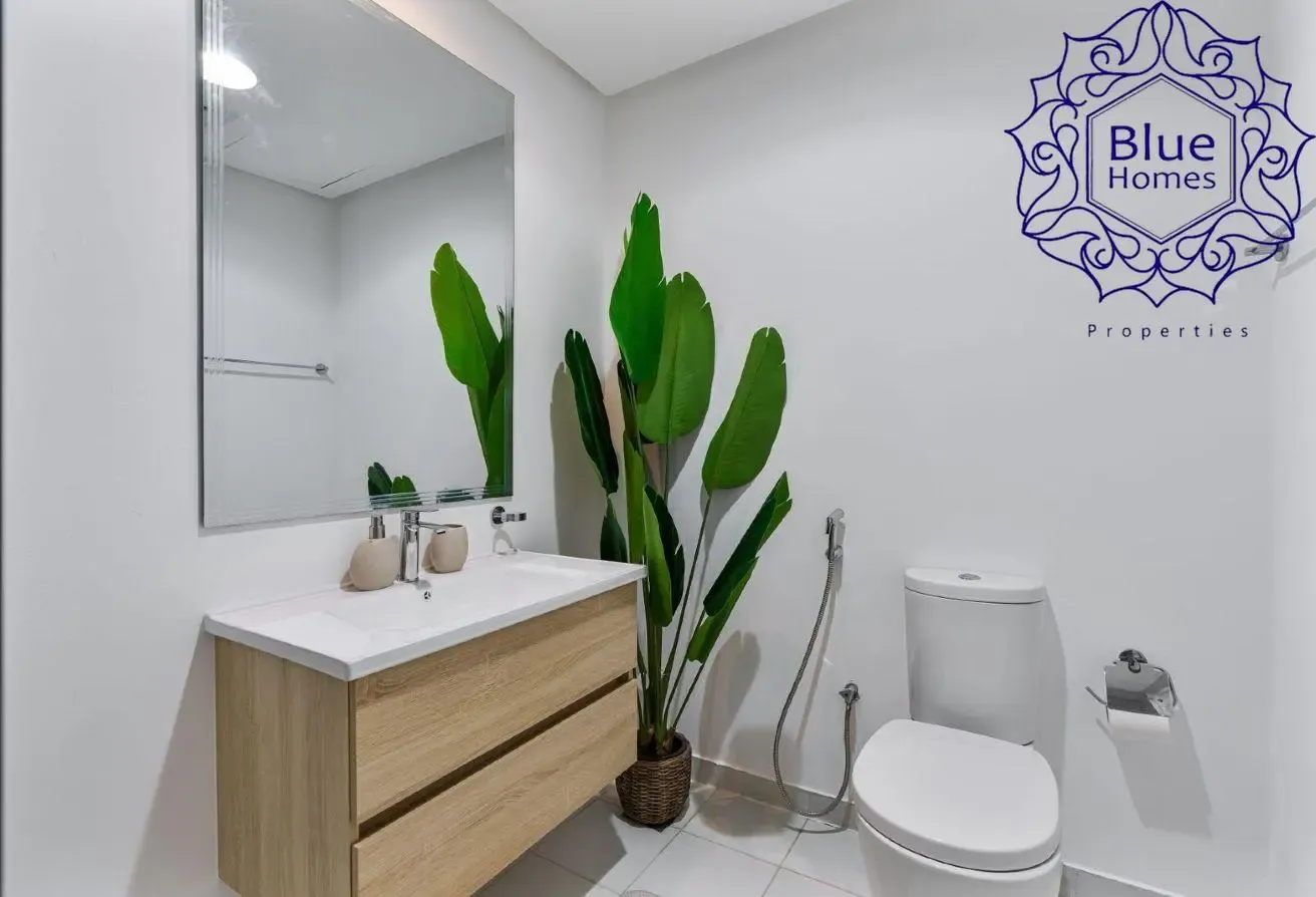 Fully Furnished and Upgraded Studio|Ready to move
