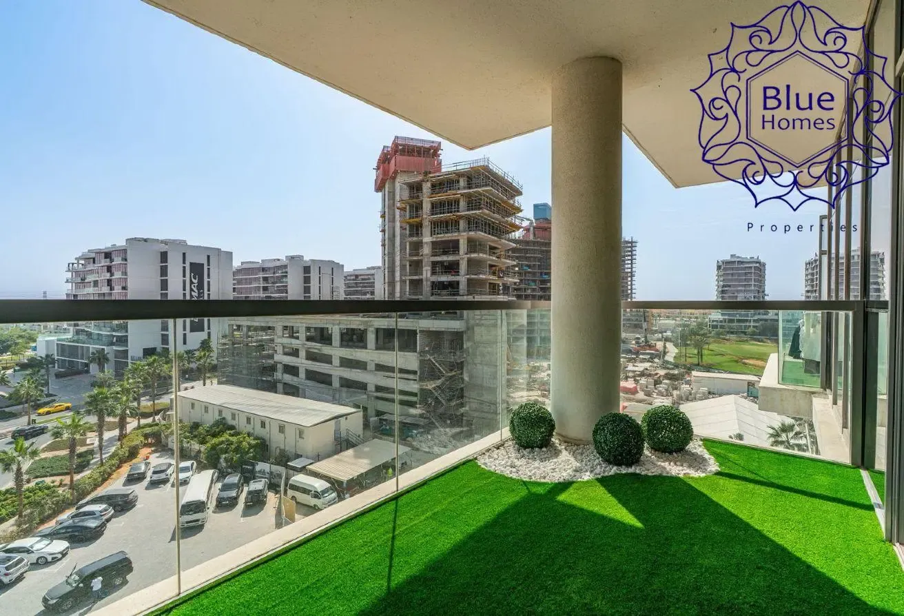 Fully Furnished and Upgraded Studio|Ready to move