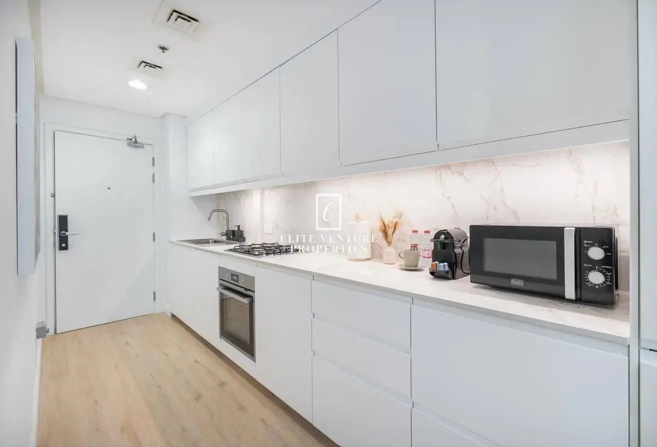LUXURY LIVING | FULLY FURNISHED | HIGH FLOOR