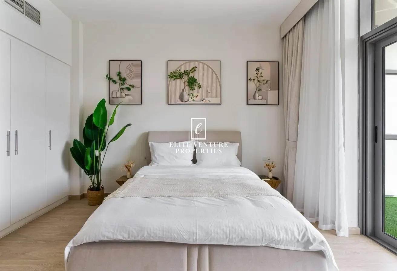 FULLY FURNISHED | HIGH FLOOR | SPACIOUS LAYOUT